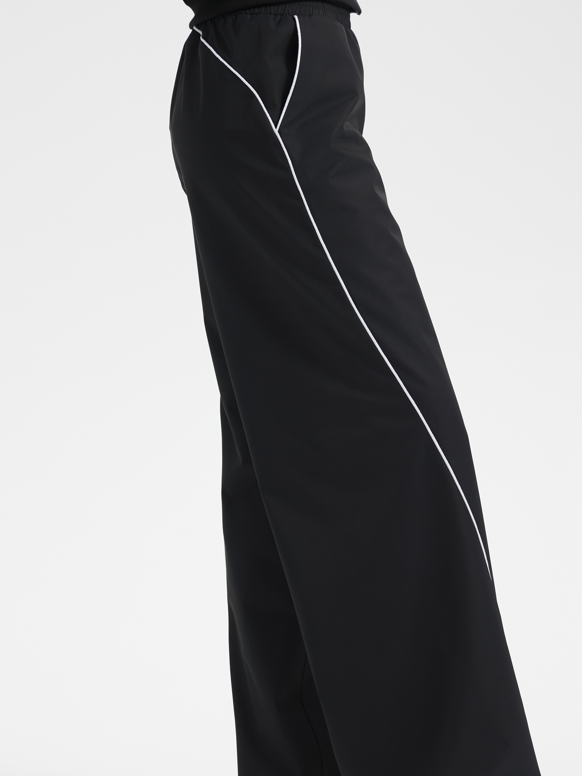 Брюки спортивные с кантом